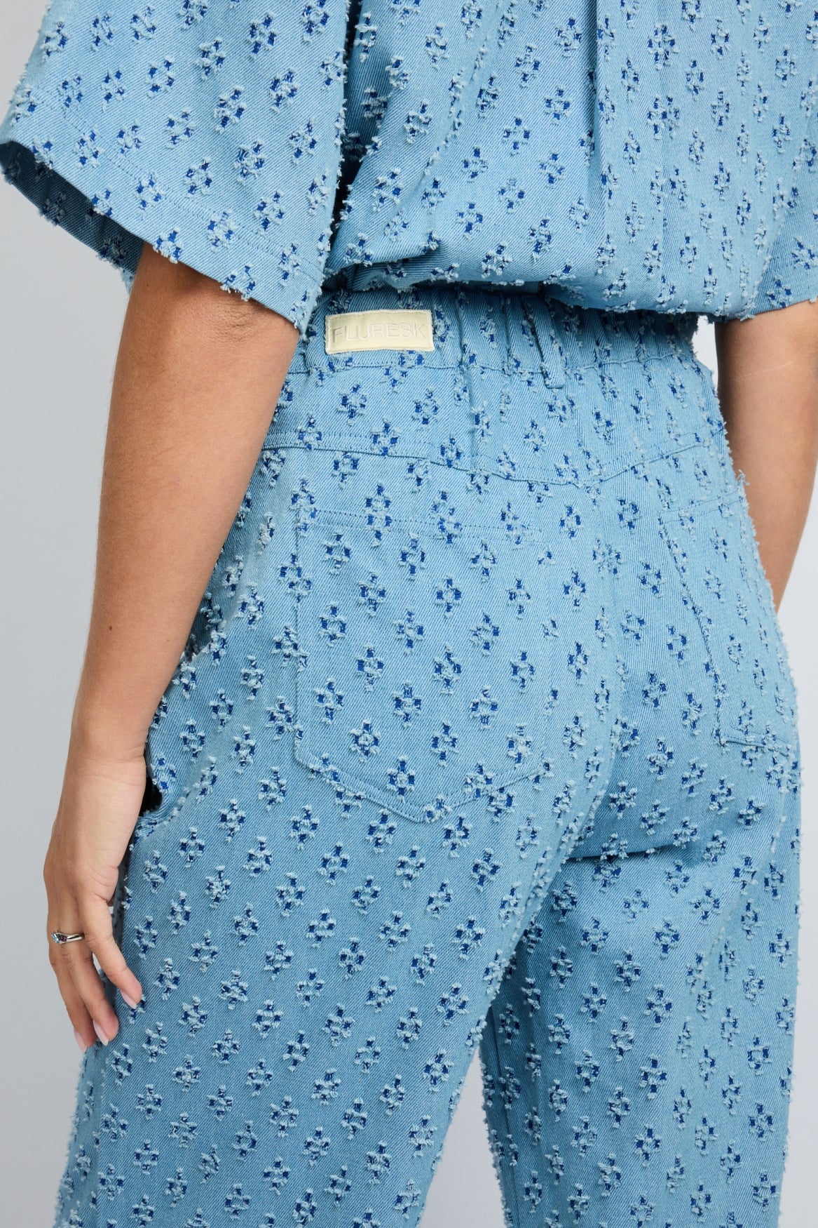 Fluresk jeans blauw met structuur model Nira pants denim mid blue 