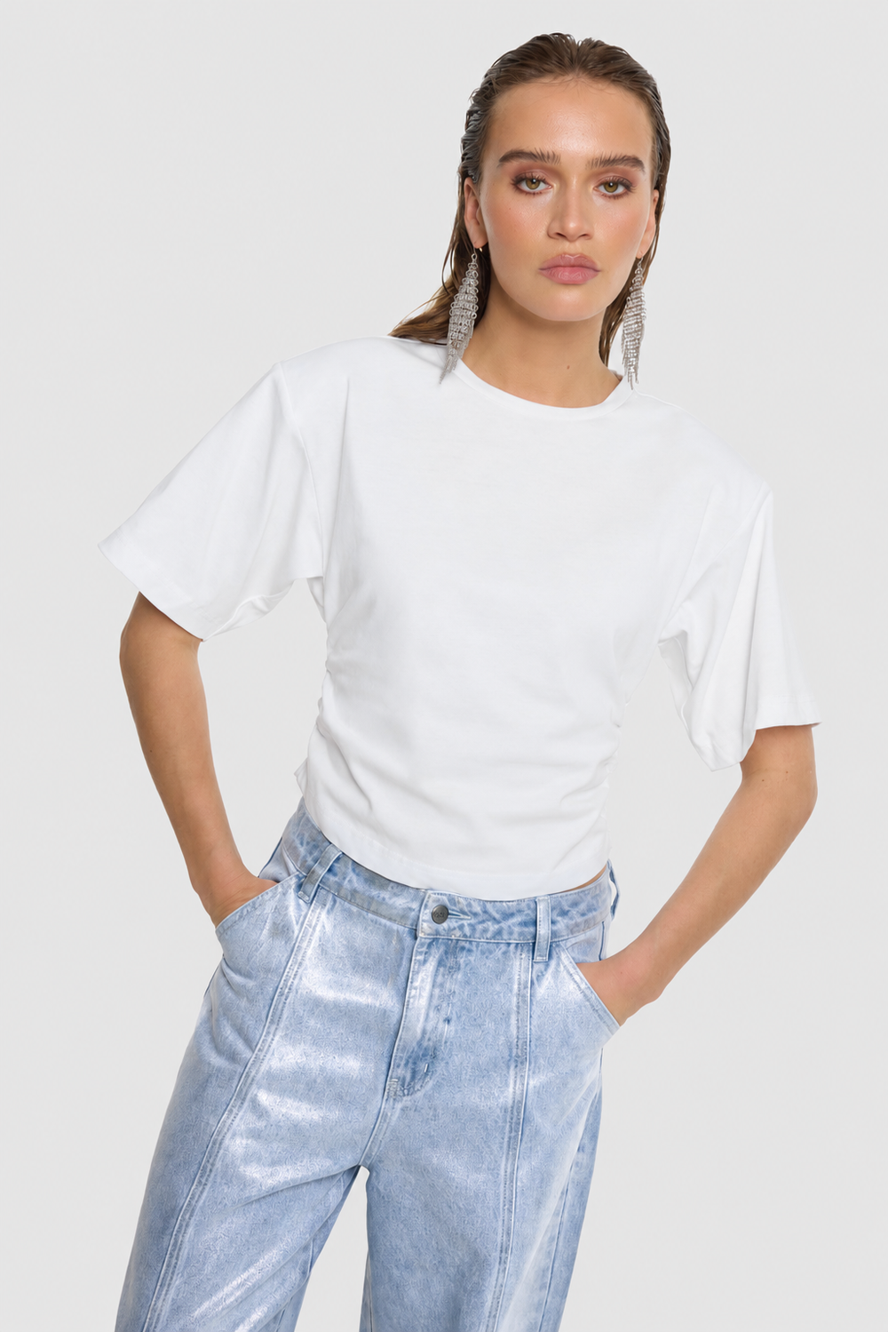 Refined Department T-shirt wit beetje cropped getailleerde fit model Ellis white 