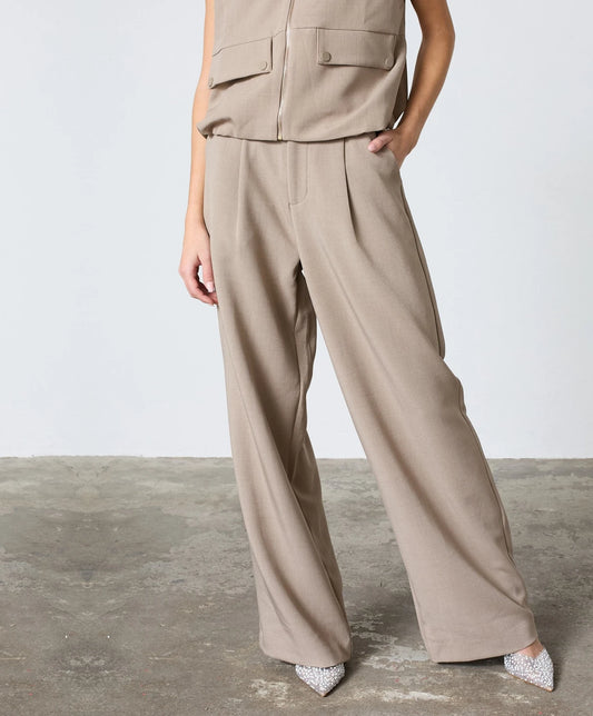 Sisters Point zand kleurige pantalon model Great Sand