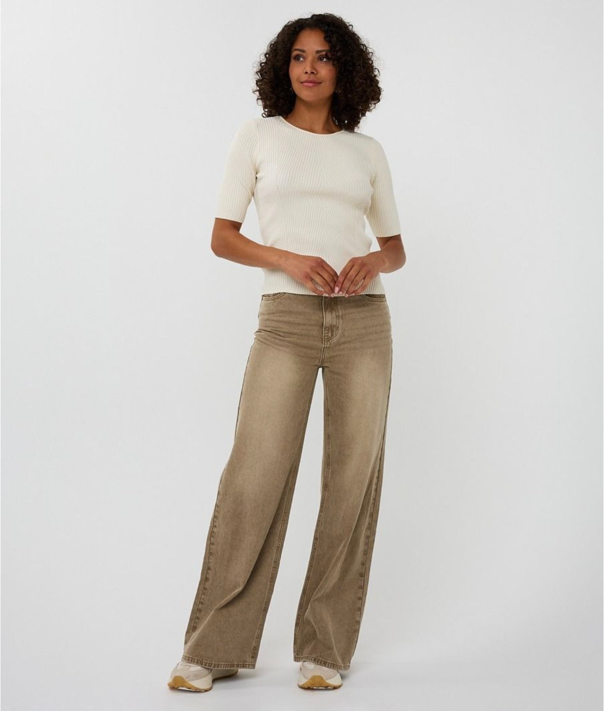 Esqualo jeans bruin model wide leg garment dye F25.12504