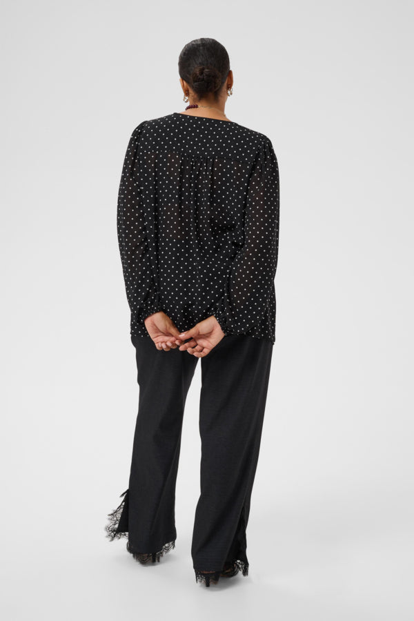 Kaffe Curve zwart wit polkadot blouse stip model KCminda Black White Dot