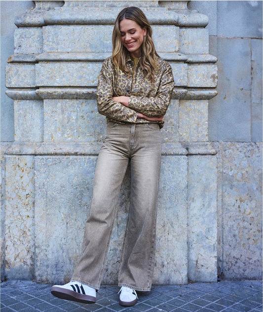 Esqualo jeans bruin model wide leg garment dye F25.12504