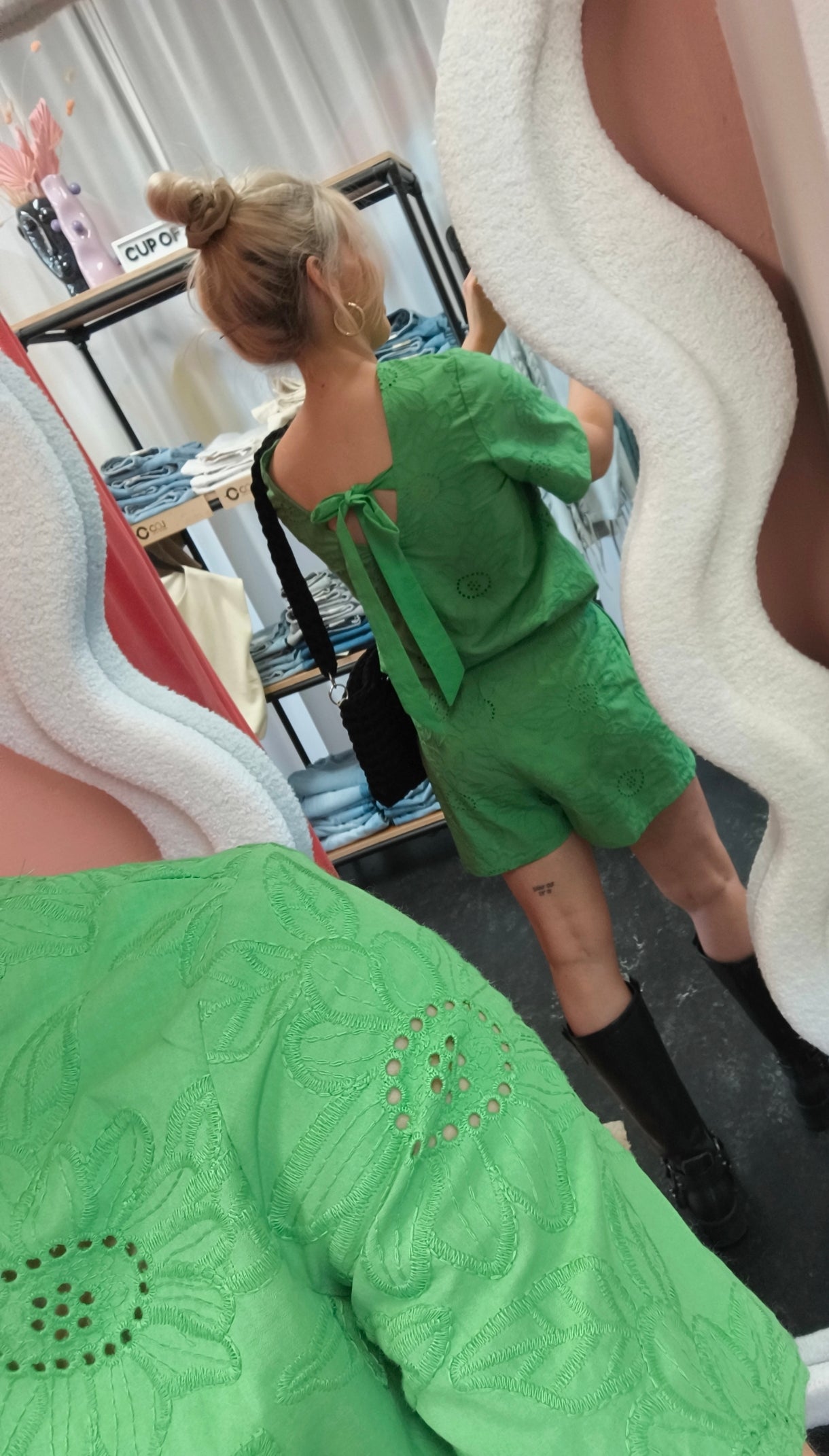 Fluresk blouse groen model Mae T-shirt vivid green 