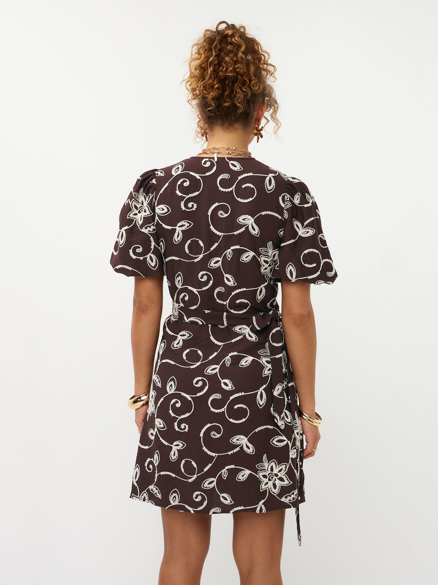 Ydence jurk bruin met offwhite borduursel model Dress Saphira Dark brown