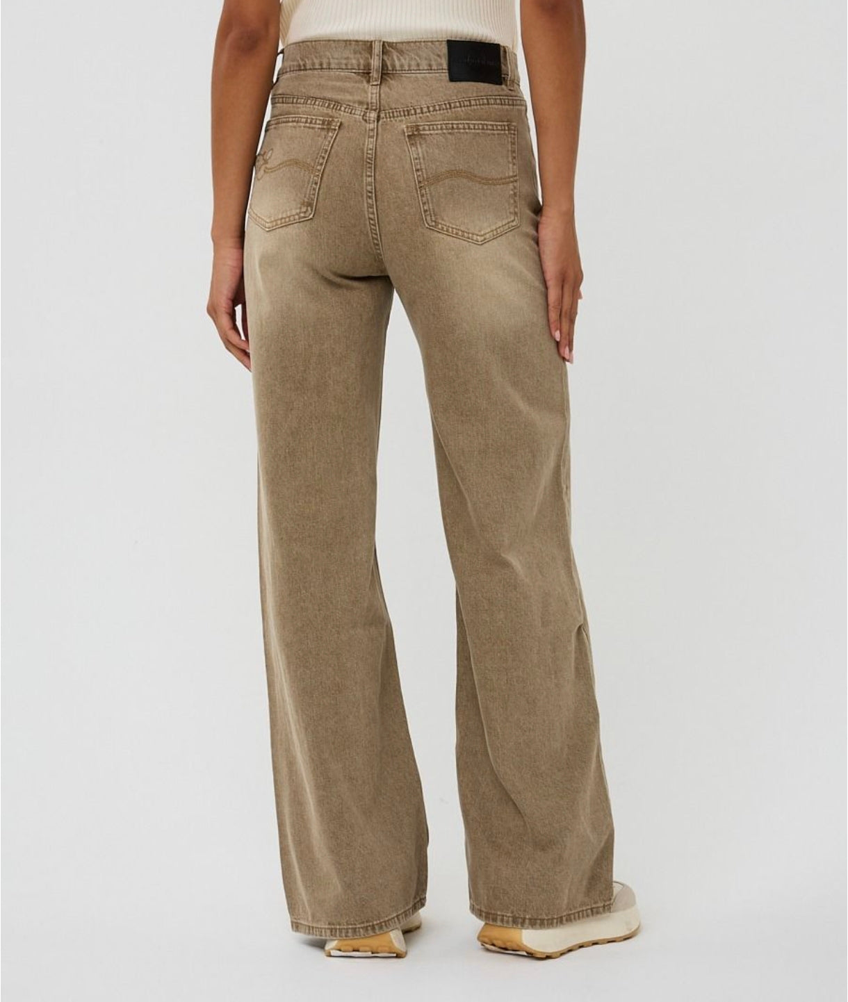 Esqualo jeans bruin model wide leg garment dye F25.12504