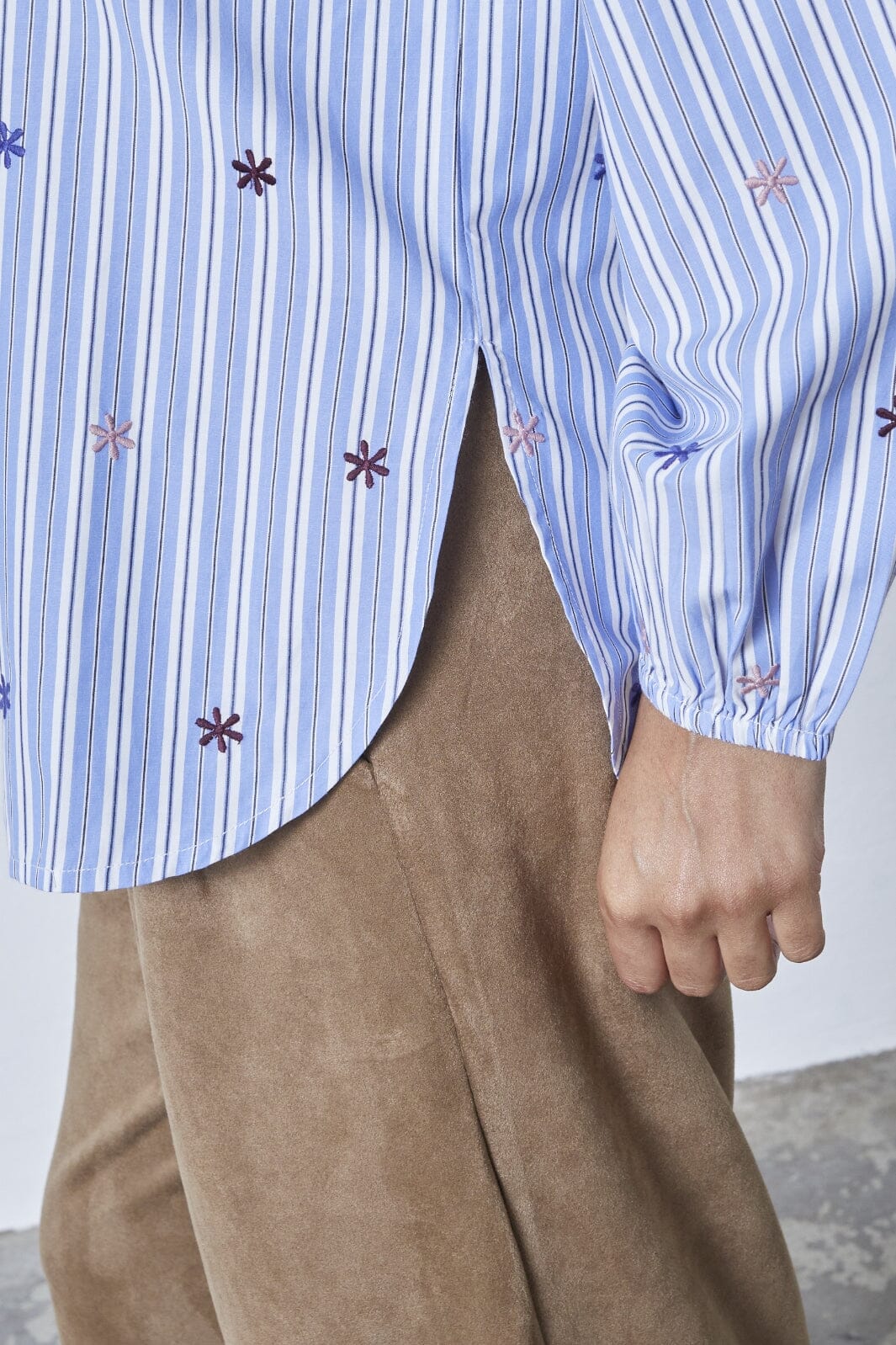Sisters Point blouse blauw wit gestreept model Istea SH2 blue stripe