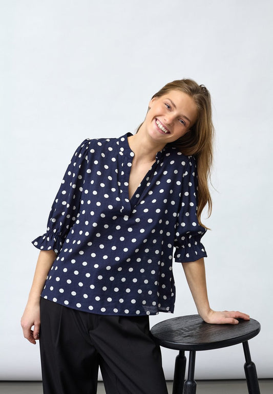 Sisters Point blauw polka dot stippen blouse model Venny navy