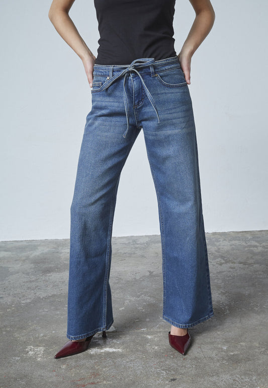 Sisters Point jeans blauw onea belt vintage blue